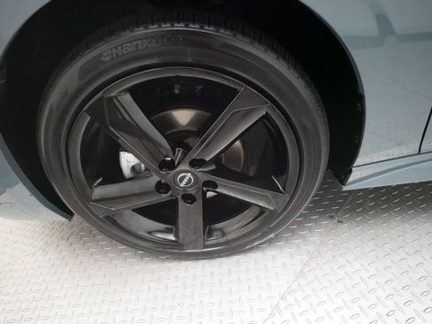 Used 2024 Nissan Sentra SR w/ SR Premium Package FWD image 26