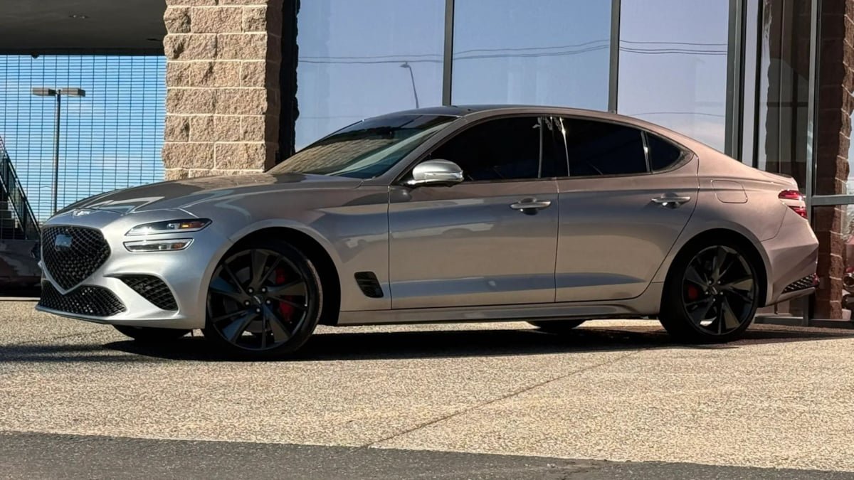 Used 2022 Genesis G70 3.3T w/ Sport Prestige Package AWD/4WD image 3