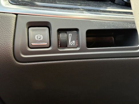 Certified 2023 Cadillac XT5 Premium Luxury AWD/4WD image 19