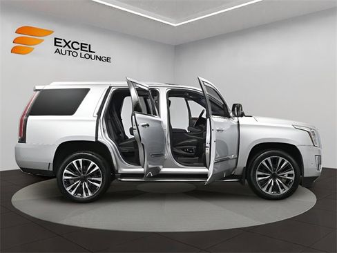 Used 2018 Cadillac Escalade Luxury image 54