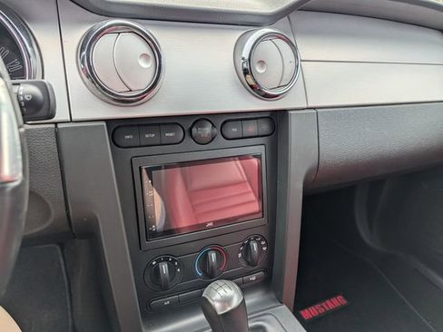 Used 2005 Ford Mustang GT image 18