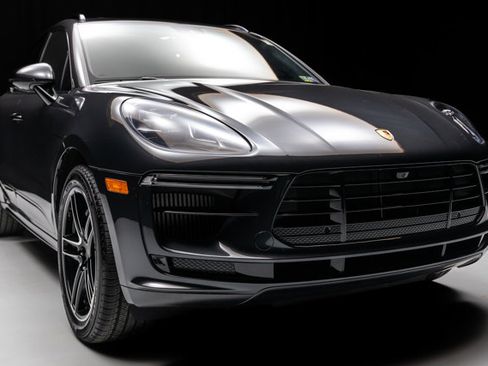 Used 2021 Porsche Macan Turbo w/ Premium Package Plus (PF0) AWD/4WD image 29