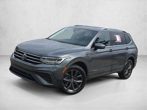 Certified 2022 Volkswagen Tiguan SE FWD image 1
