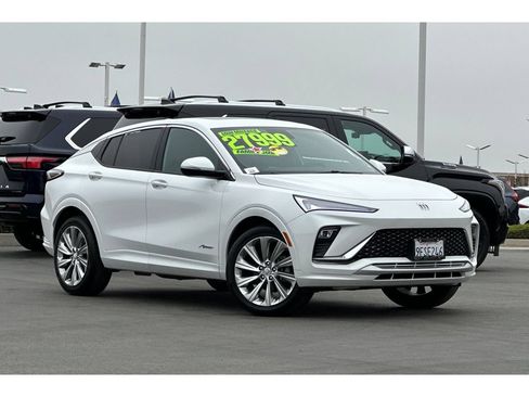 Used 2024 Buick Envista Avenir FWD image 2
