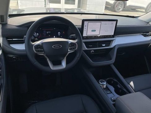 New 2026 Ford Explorer Active w/ Active Comfort Package image 6