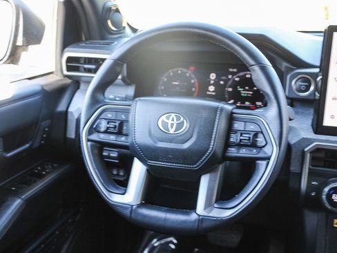 Used 2025 Toyota 4Runner Trailhunter image 16
