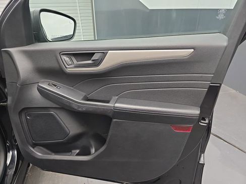 Used 2022 Ford Escape SE image 50