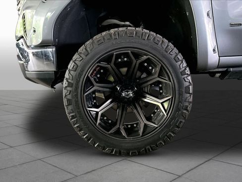 Used 2023 GMC Sierra 1500 SLT AWD/4WD image 10
