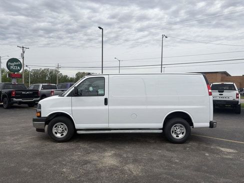 Used 2023 Chevrolet Express 2500 w/ Driver Convenience Package image 14