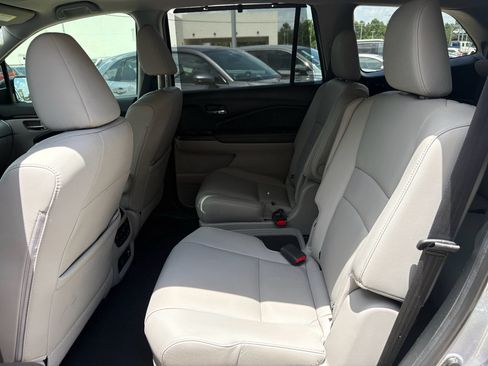 Certified 2022 Honda Pilot Touring image 29