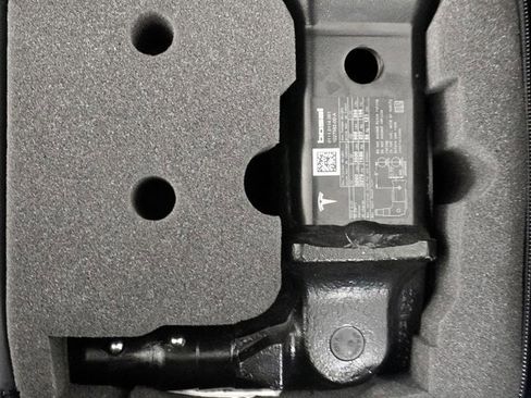 Used 2018 Tesla Model X 75D image 36