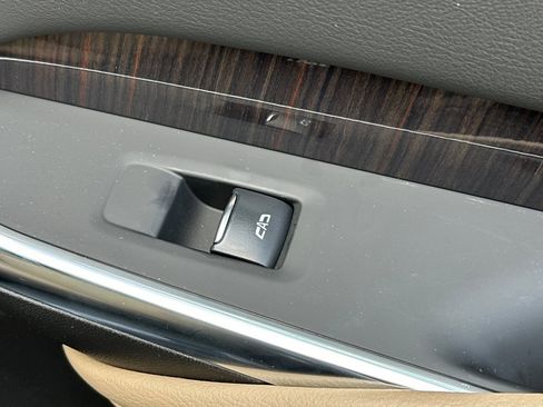 Used 2024 Cadillac XT4 Premium Luxury w/ Active Safety Package image 20