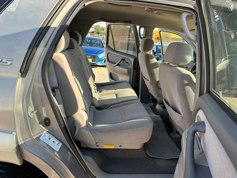 Used 2002 Toyota Sequoia SR5 RWD image 8