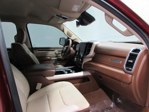 Used 2021 RAM 1500 Laramie AWD/4WD image 17