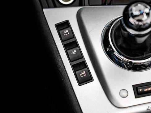 Used 2006 BMW M3 Convertible image 65