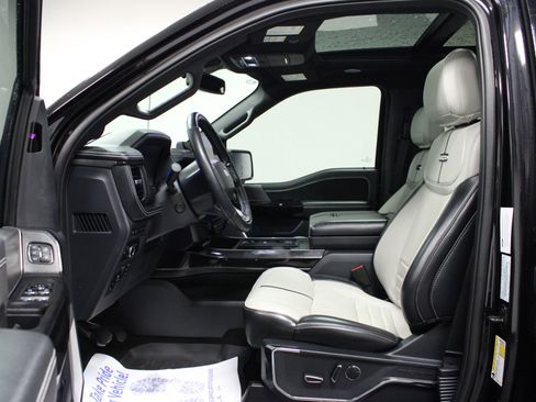 Used 2023 Ford F150 Lightning Platinum image 12