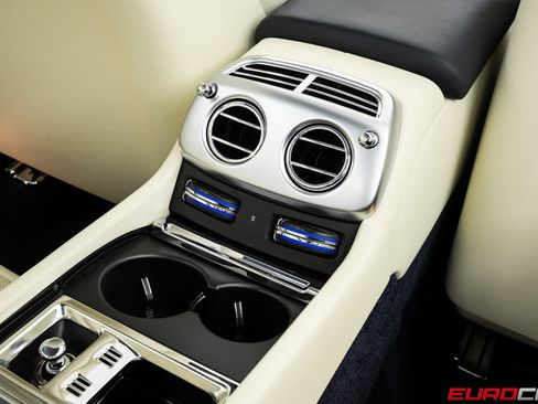 Used 2017 Rolls-Royce Dawn RWD image 39