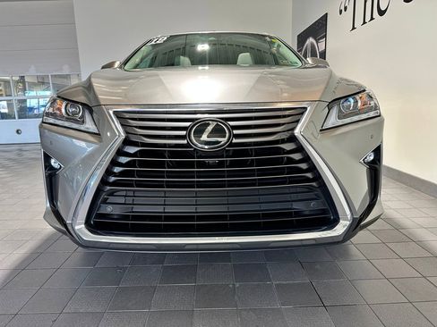 Used 2019 Lexus RX 350L w/ Premium Package image 2