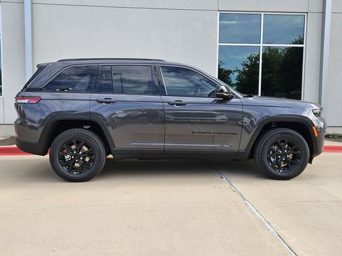 New 2026 Jeep Grand Cherokee Altitude RWD image 2