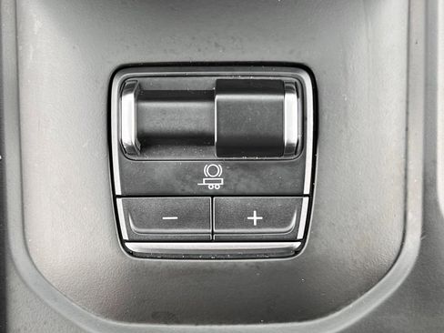 Used 2024 GMC Sierra 1500 AT4 image 24