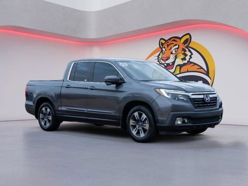 Used 2018 Honda Ridgeline RTL-T image 3