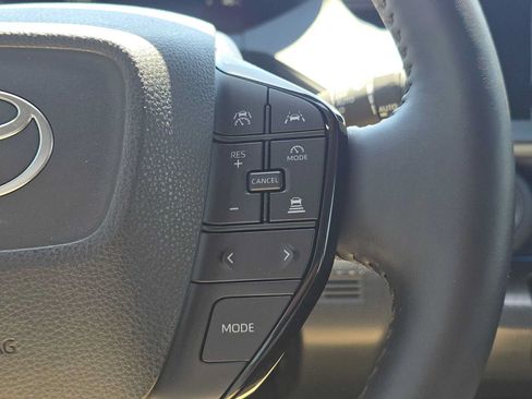 Certified 2026 Toyota Prius XLE FWD image 29