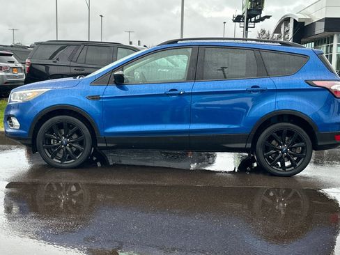 Used 2018 Ford Escape SE w/ SE Sport Appearance Package image 7