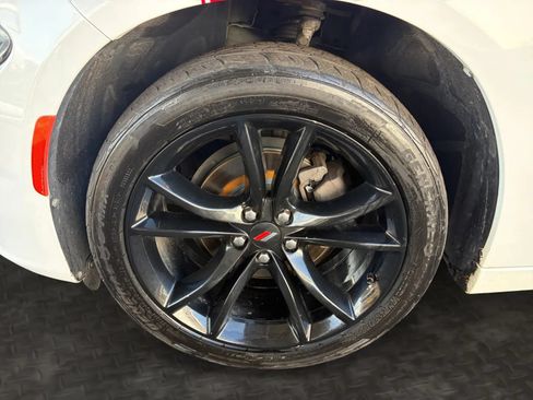 Used 2018 Dodge Charger SXT w/ Blacktop Package RWD image 34