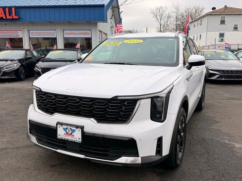 Used 2024 Kia Sorento S image 1