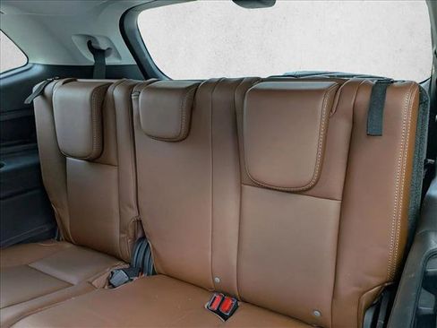 Used 2023 Subaru Ascent Touring AWD/4WD image 18