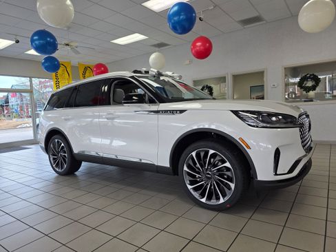 New 2026 Lincoln Aviator Reserve image 9