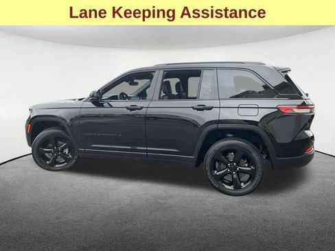 Used 2024 Jeep Grand Cherokee Altitude AWD/4WD image 6