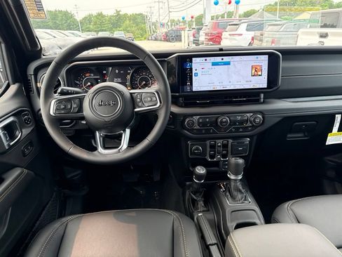 New 2026 Jeep Wrangler Unlimited Sahara AWD/4WD image 19