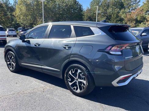 Used 2023 Kia Sportage EX image 4