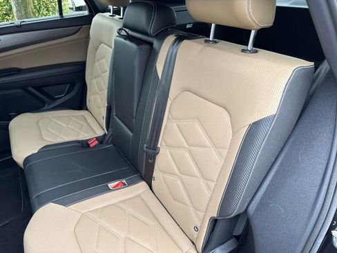 Used 2024 Volkswagen Atlas Cross Sport SE image 13