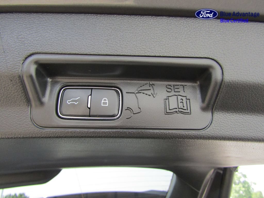 Used 2024 Ford Explorer XLT w/ Equipment Group 202A AWD/4WD image 29