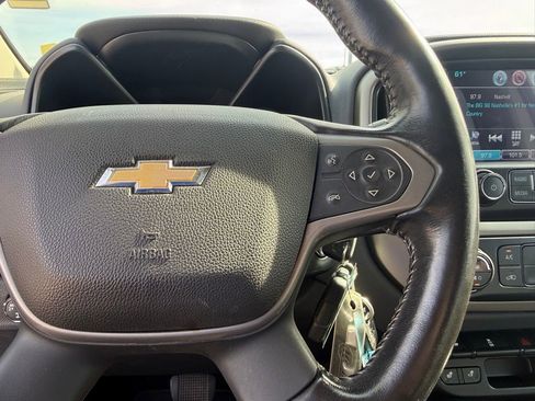 Used 2017 Chevrolet Colorado Z71 image 11