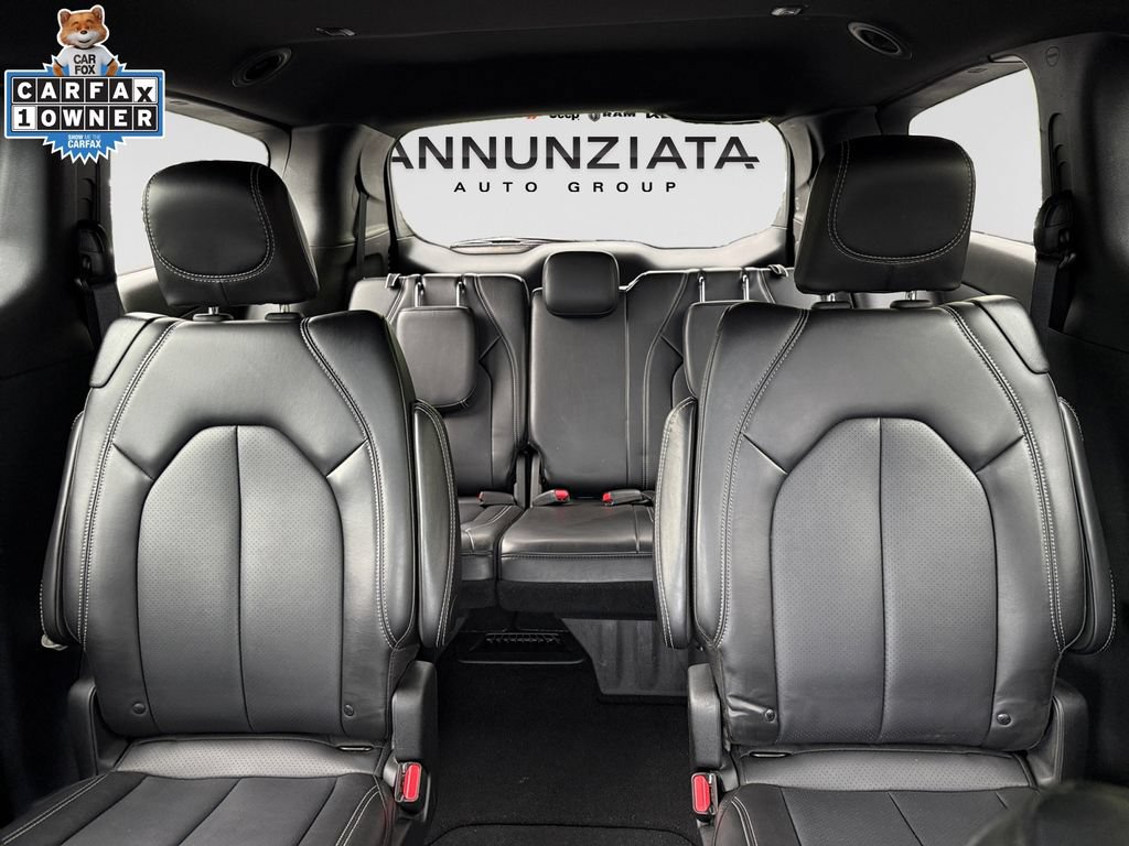 Used 2025 Chrysler Pacifica Select FWD image 23