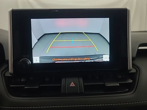 Used 2025 Toyota RAV4 XLE AWD/4WD image 34