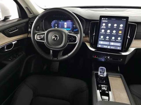 New 2025 Volvo XC90 T8 Plus w/ Protection Package Premier image 15