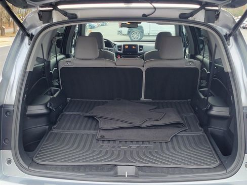 Used 2017 Honda Pilot Touring image 4