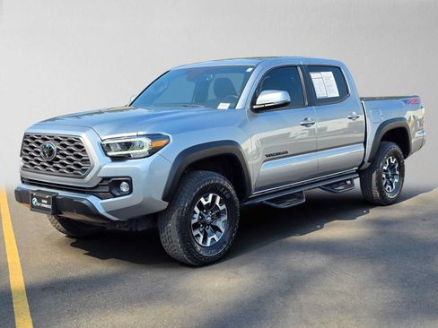 Used 2023 Toyota Tacoma TRD Off-Road w/ Technology Package AWD/4WD image 7