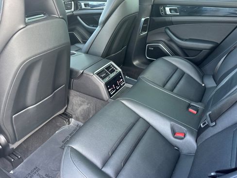 Certified 2021 Porsche Panamera image 13