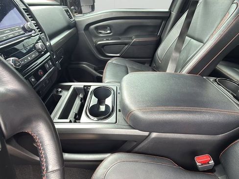 Used 2021 Nissan Titan PRO-4X w/ Pro-4x Convenience Package AWD/4WD image 11
