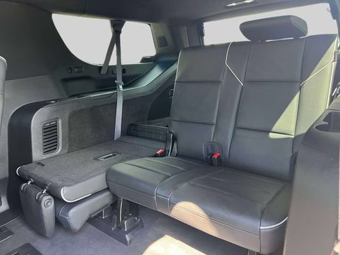Used 2024 Cadillac Escalade ESV Premium Luxury AWD/4WD image 15