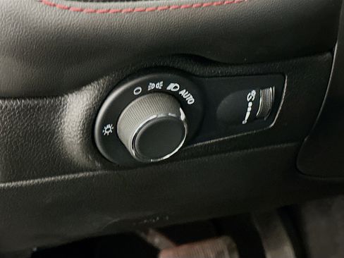 Used 2025 Dodge Durango GT image 17