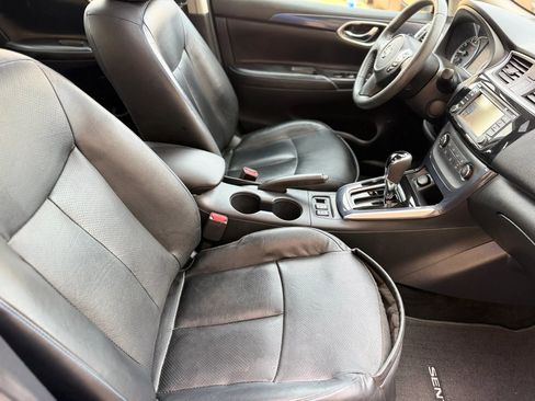 Used 2017 Nissan Sentra SR w/ SR Premium Technology Package FWD image 26
