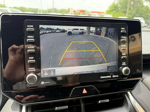 Used 2021 Toyota Venza XLE image 25