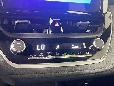 Used 2025 Toyota Corolla SE image 26