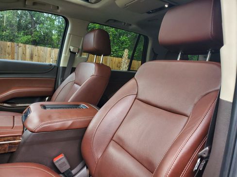 Used 2020 Chevrolet Tahoe Premier RWD image 17